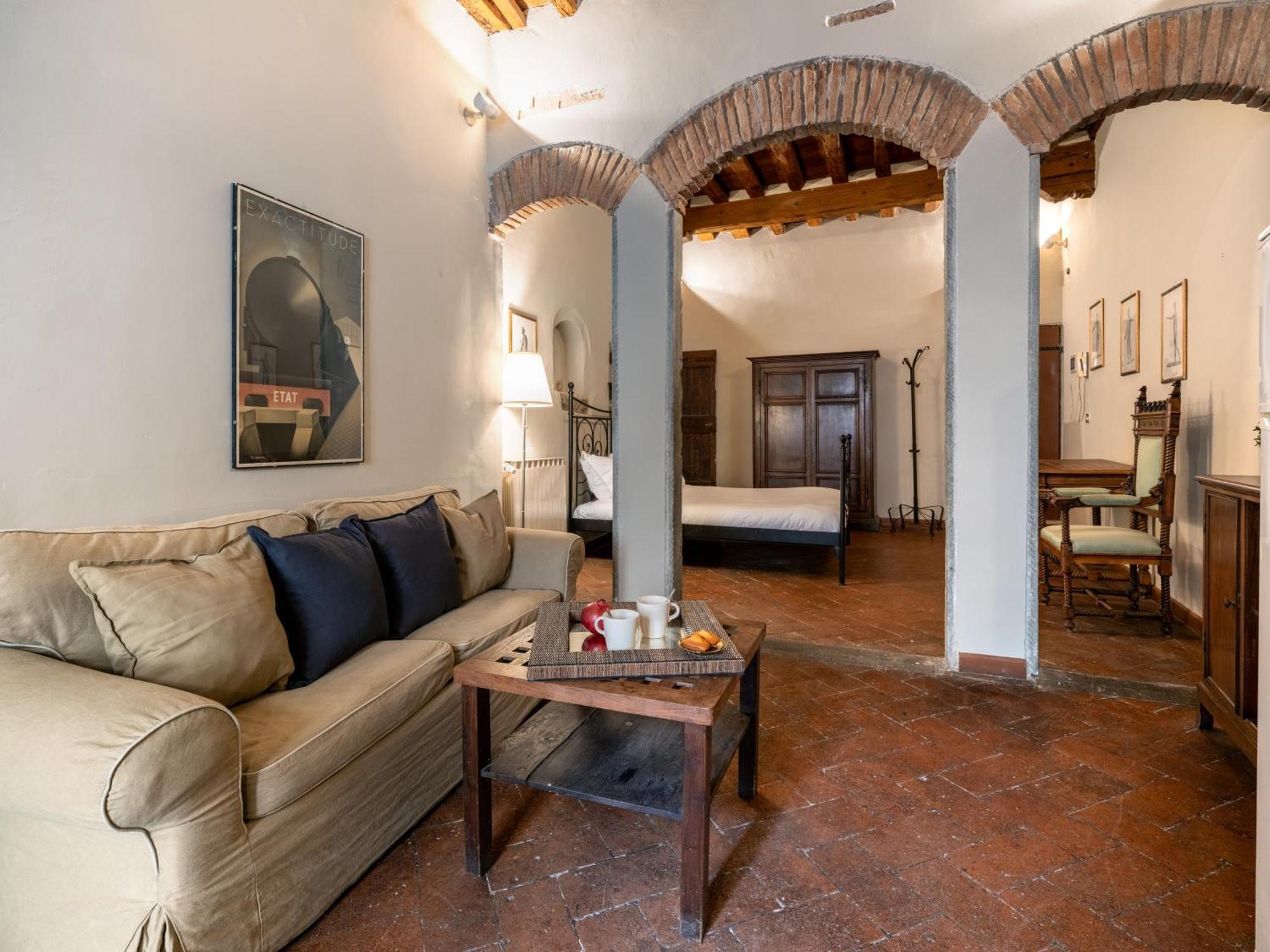 Santa Croce Junior Suite - Dolcevita Holiday Флоренция Экстерьер фото