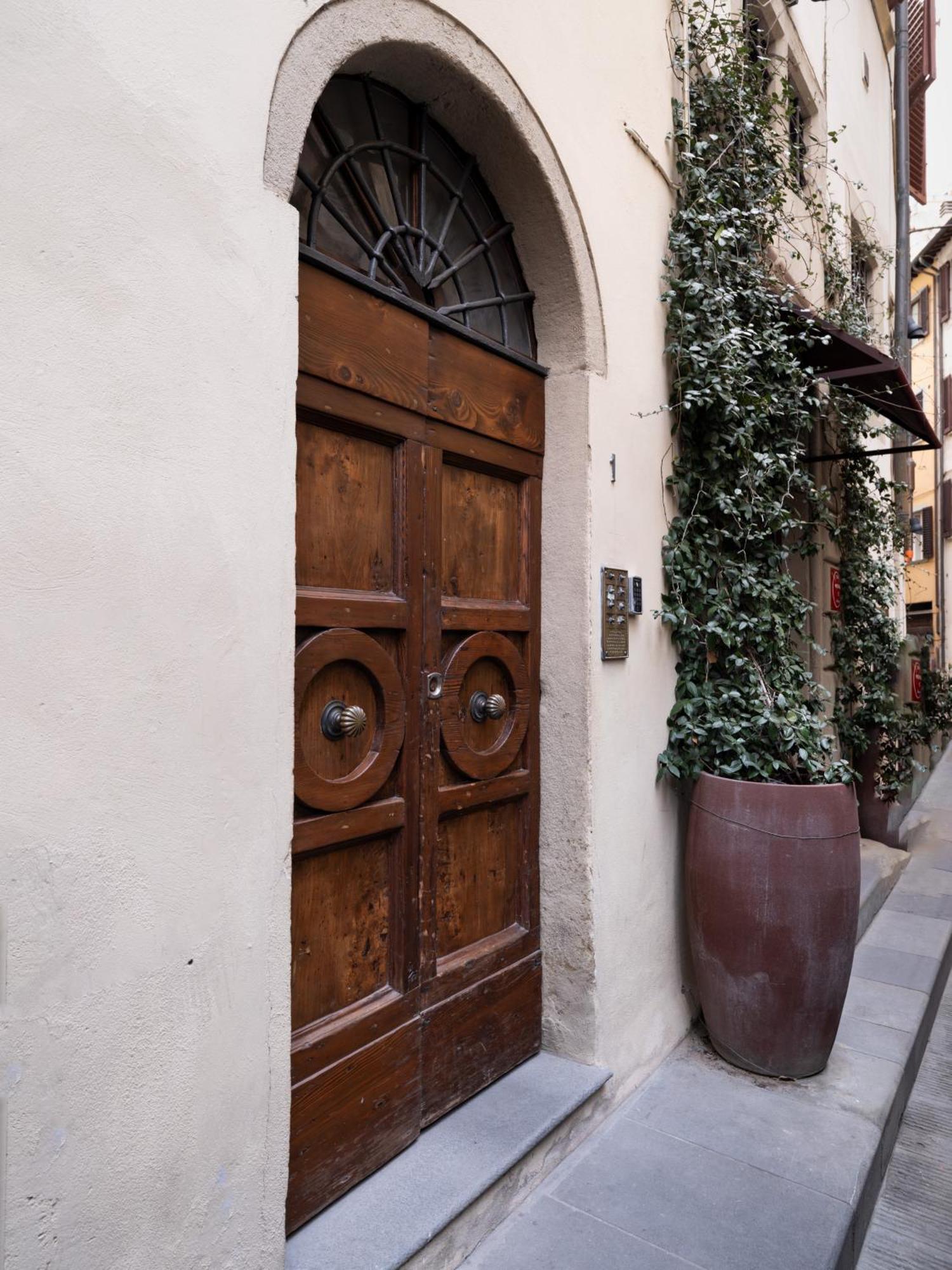 Santa Croce Junior Suite - Dolcevita Holiday Флоренция Экстерьер фото