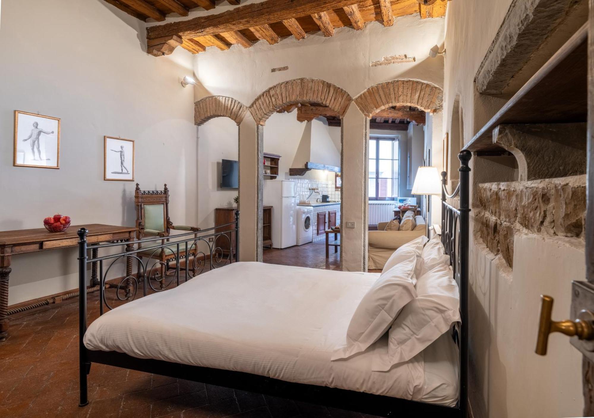 Santa Croce Junior Suite - Dolcevita Holiday Флоренция Экстерьер фото