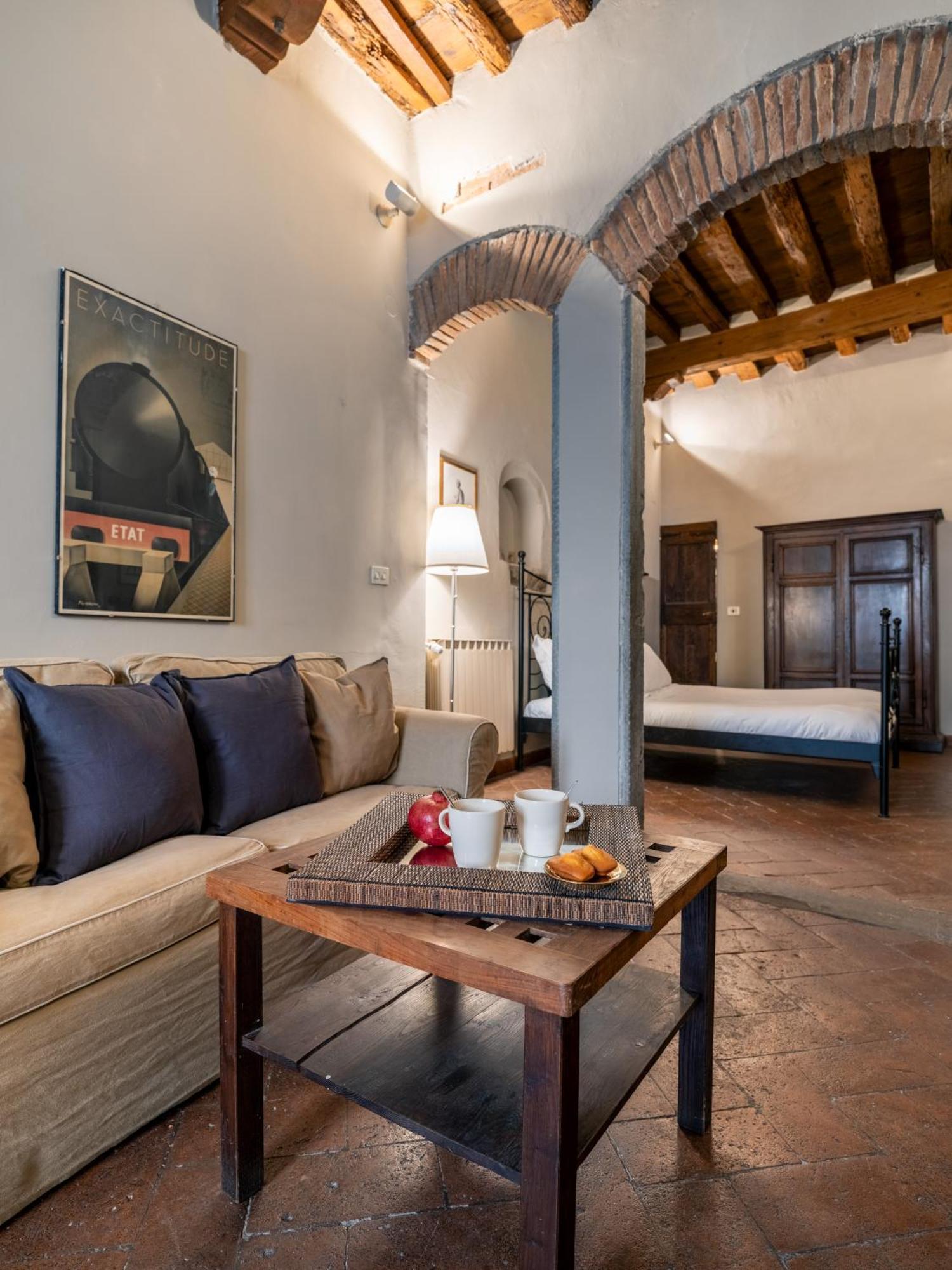 Santa Croce Junior Suite - Dolcevita Holiday Флоренция Экстерьер фото